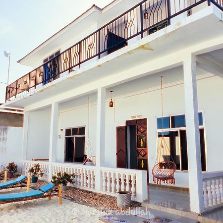Bed and Breakfast Raha House Нунгві Екстер'єр фото