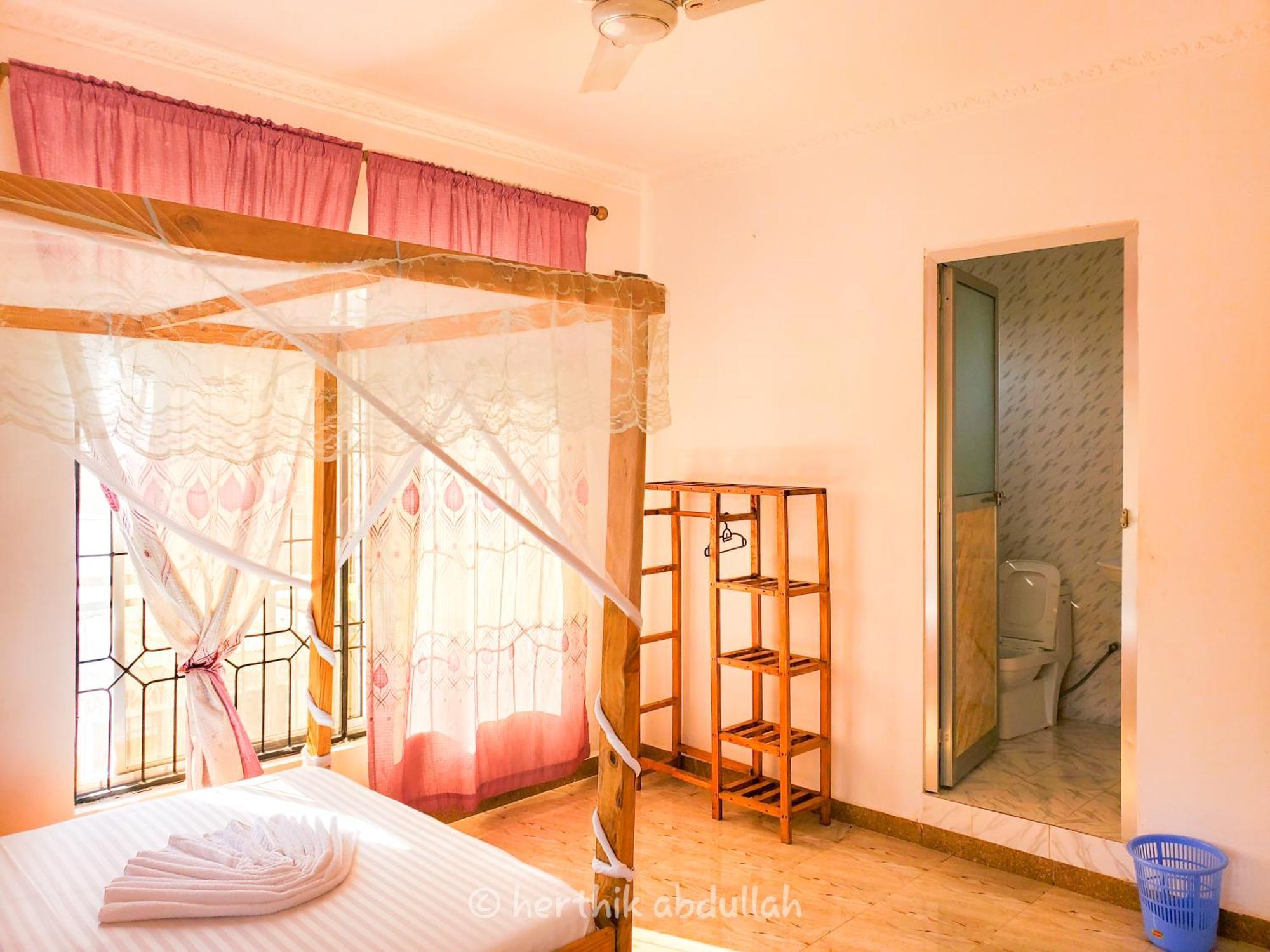 Bed and Breakfast Raha House Нунгві Екстер'єр фото