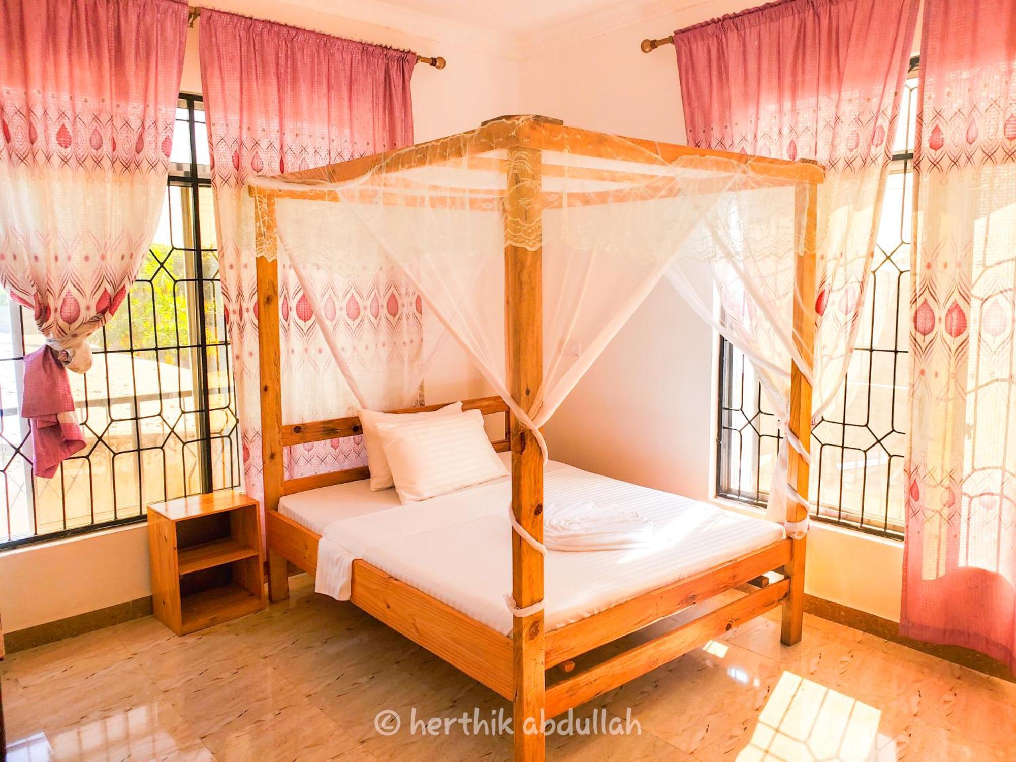 Bed and Breakfast Raha House Нунгві Екстер'єр фото