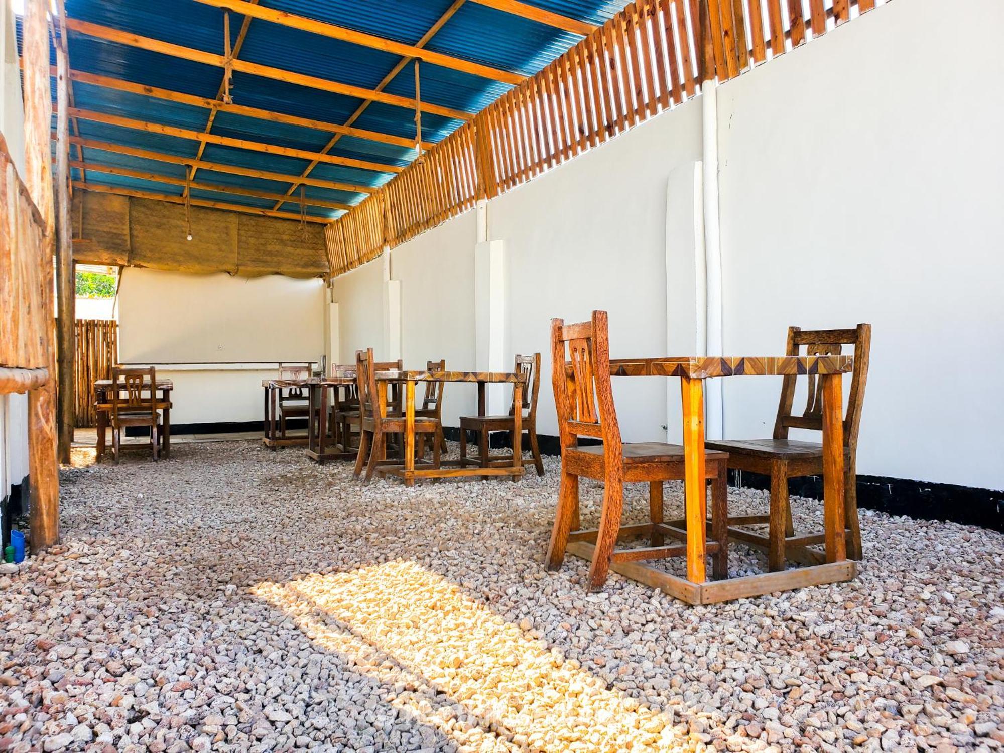 Bed and Breakfast Raha House Нунгві Екстер'єр фото