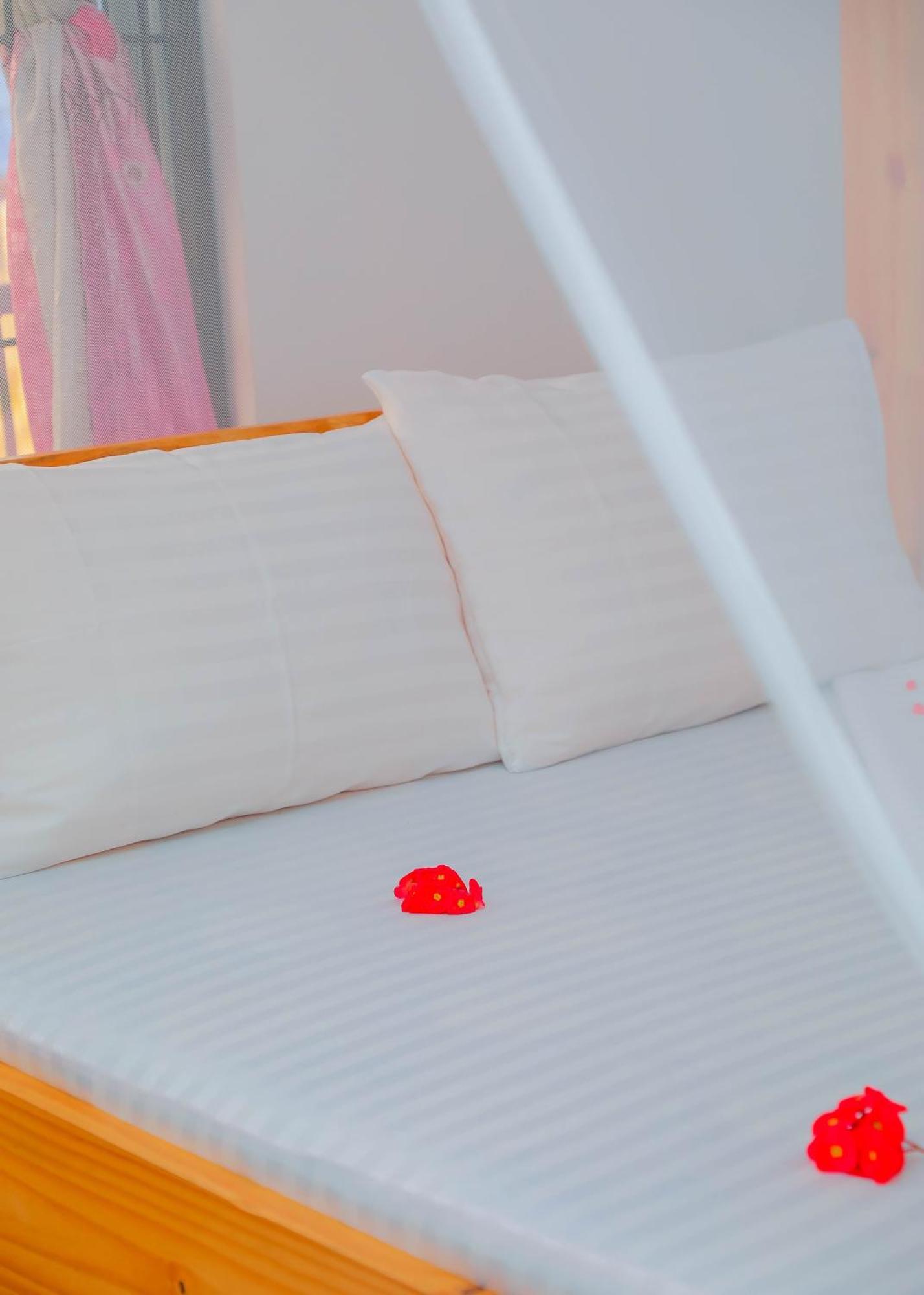 Bed and Breakfast Raha House Нунгві Екстер'єр фото