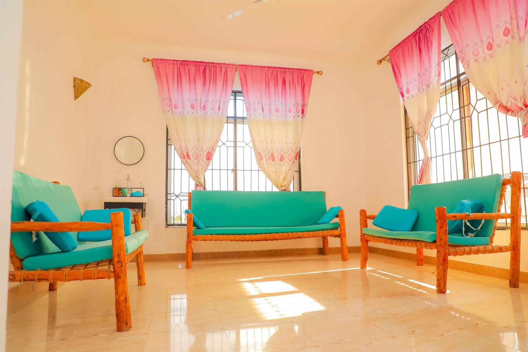 Bed and Breakfast Raha House Нунгві Екстер'єр фото