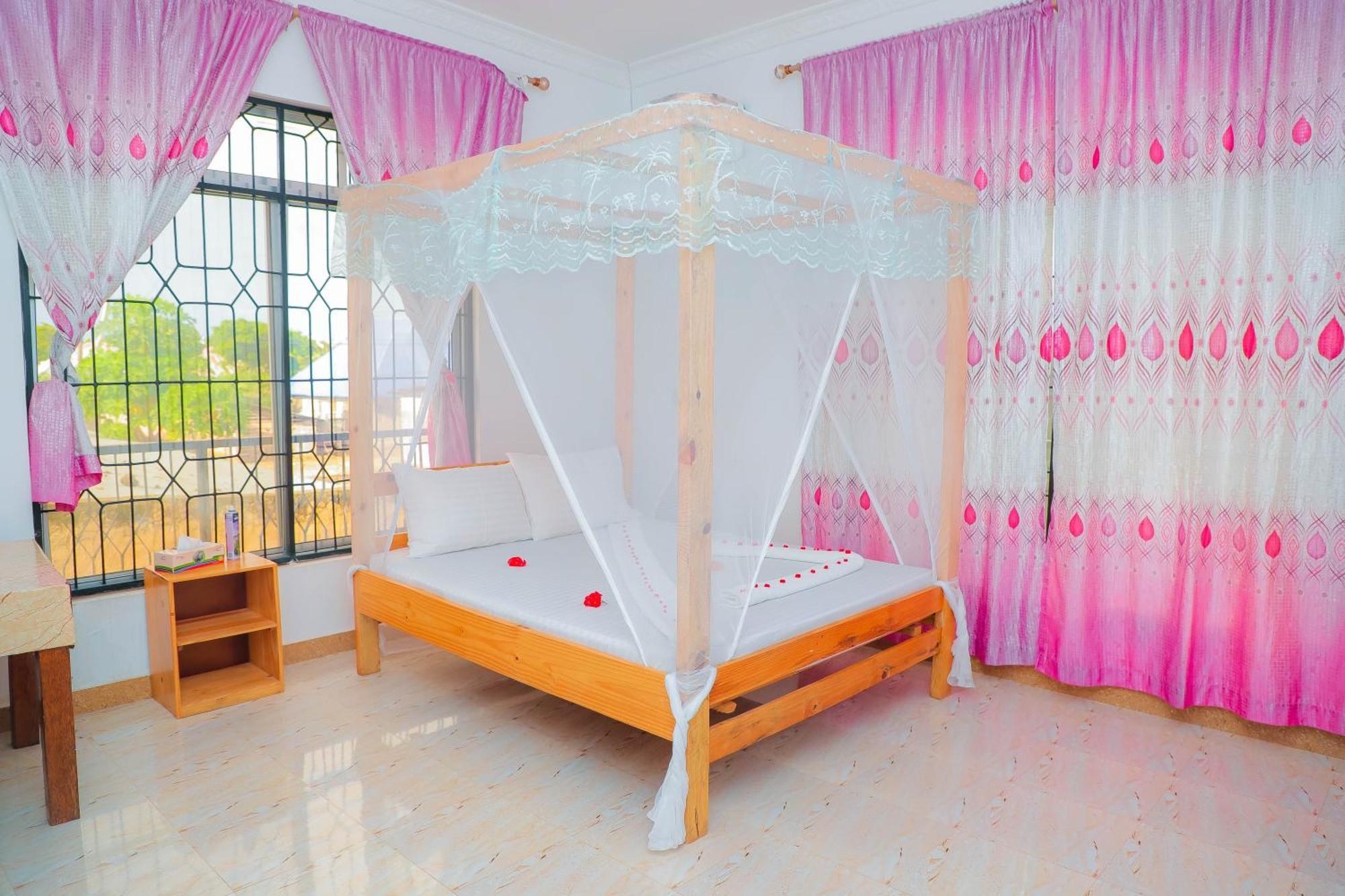 Bed and Breakfast Raha House Нунгві Екстер'єр фото