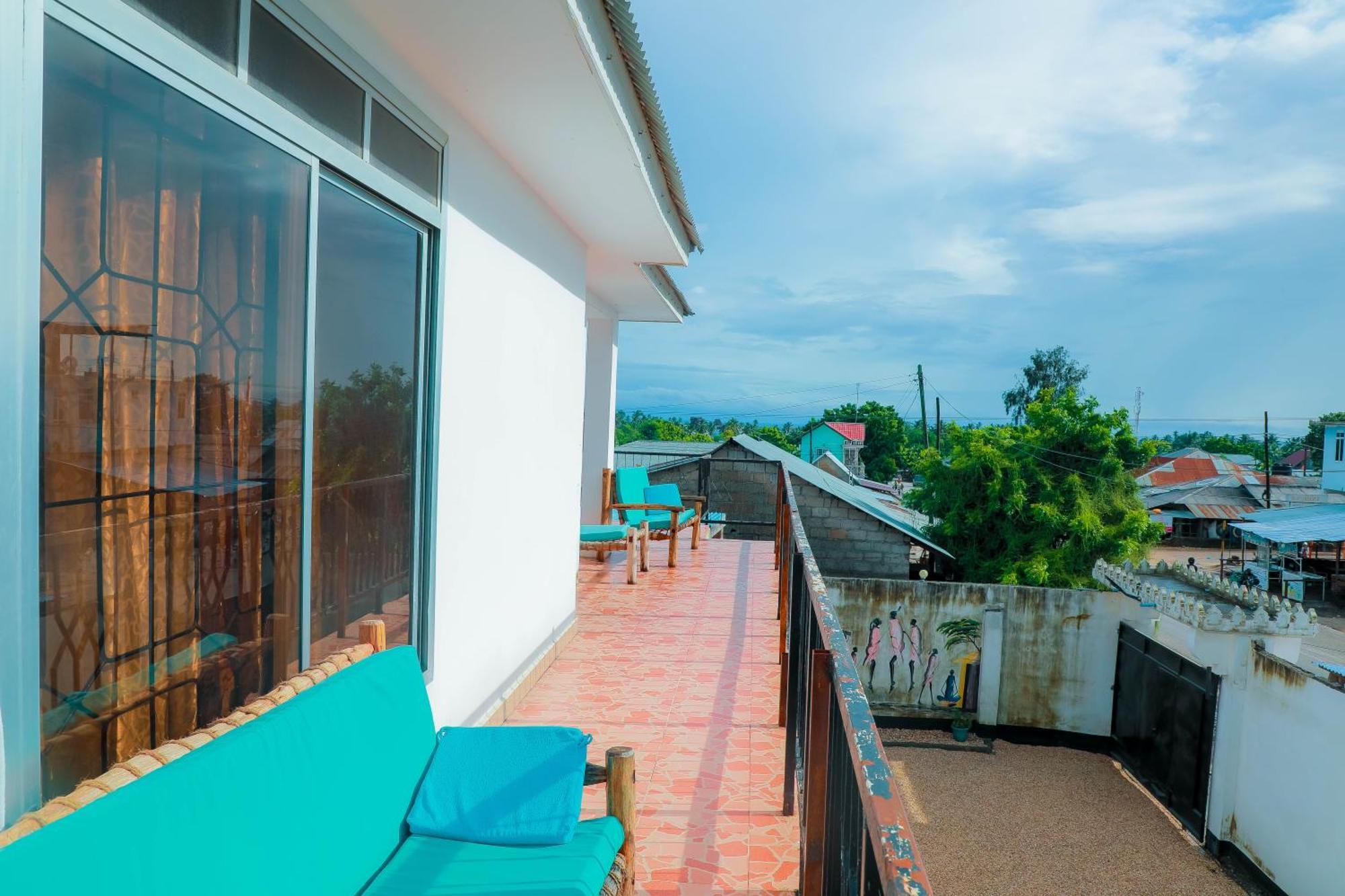 Bed and Breakfast Raha House Нунгві Екстер'єр фото