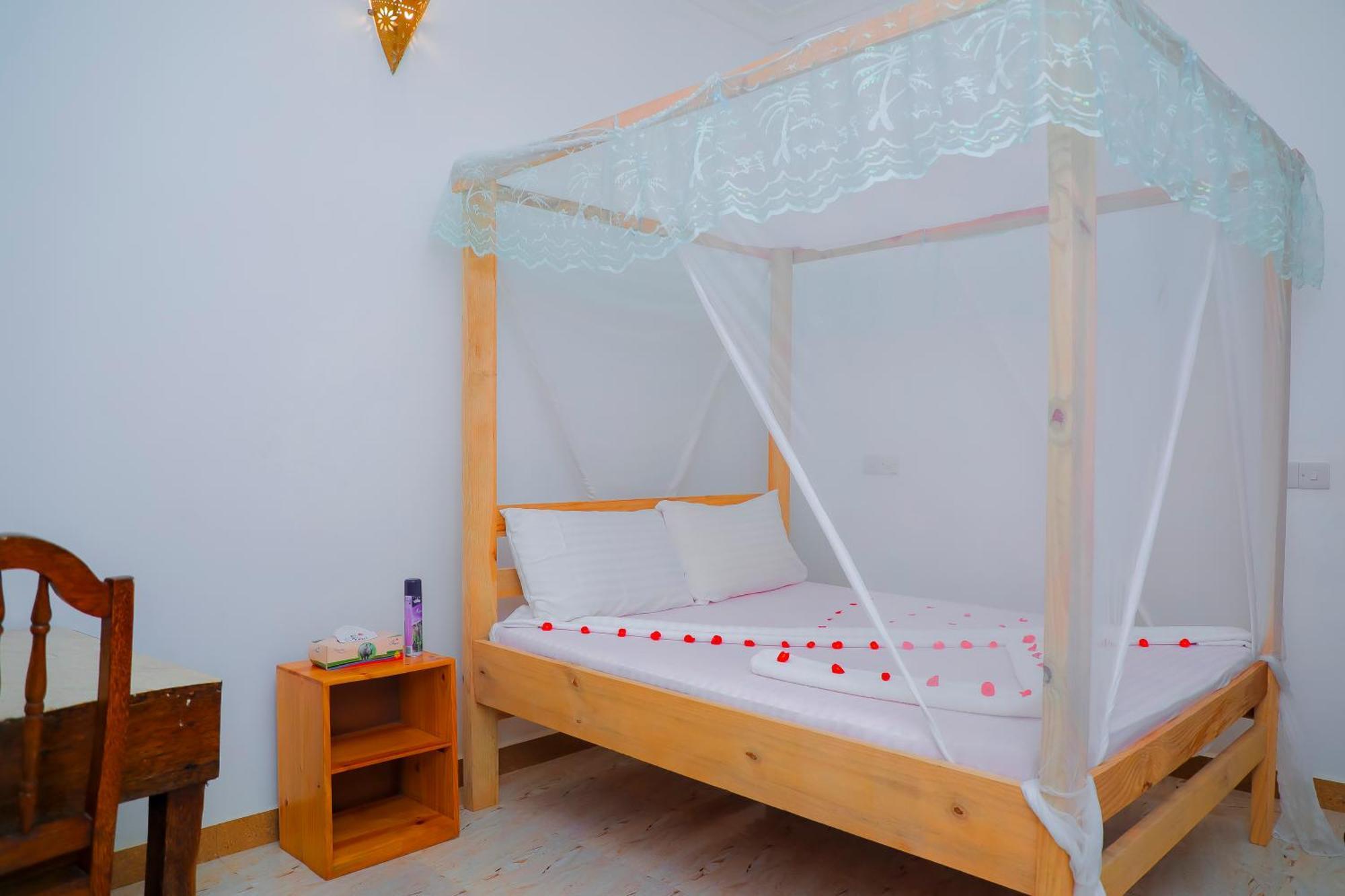 Bed and Breakfast Raha House Нунгві Екстер'єр фото