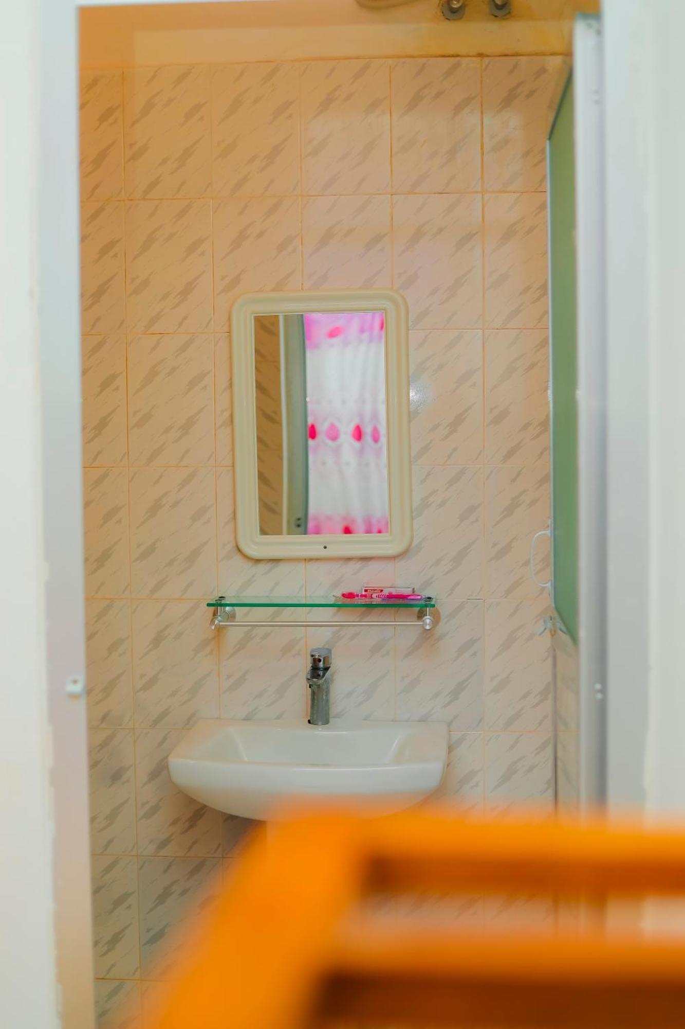 Bed and Breakfast Raha House Нунгві Екстер'єр фото
