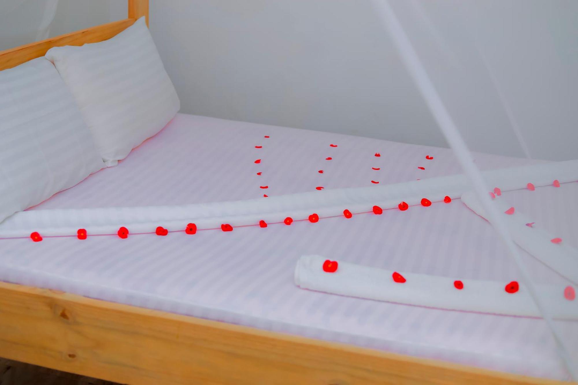 Bed and Breakfast Raha House Нунгві Екстер'єр фото