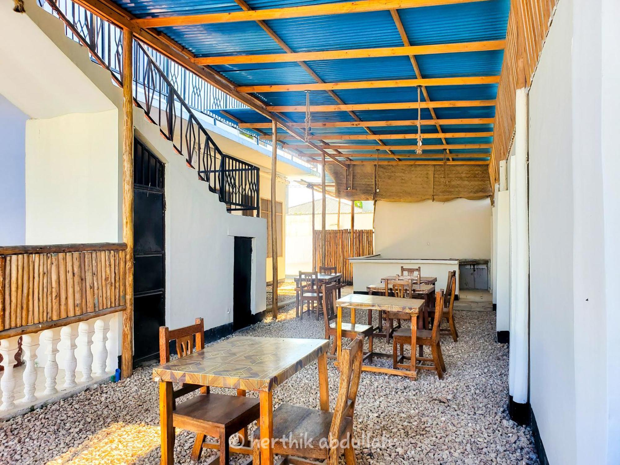 Bed and Breakfast Raha House Нунгві Екстер'єр фото