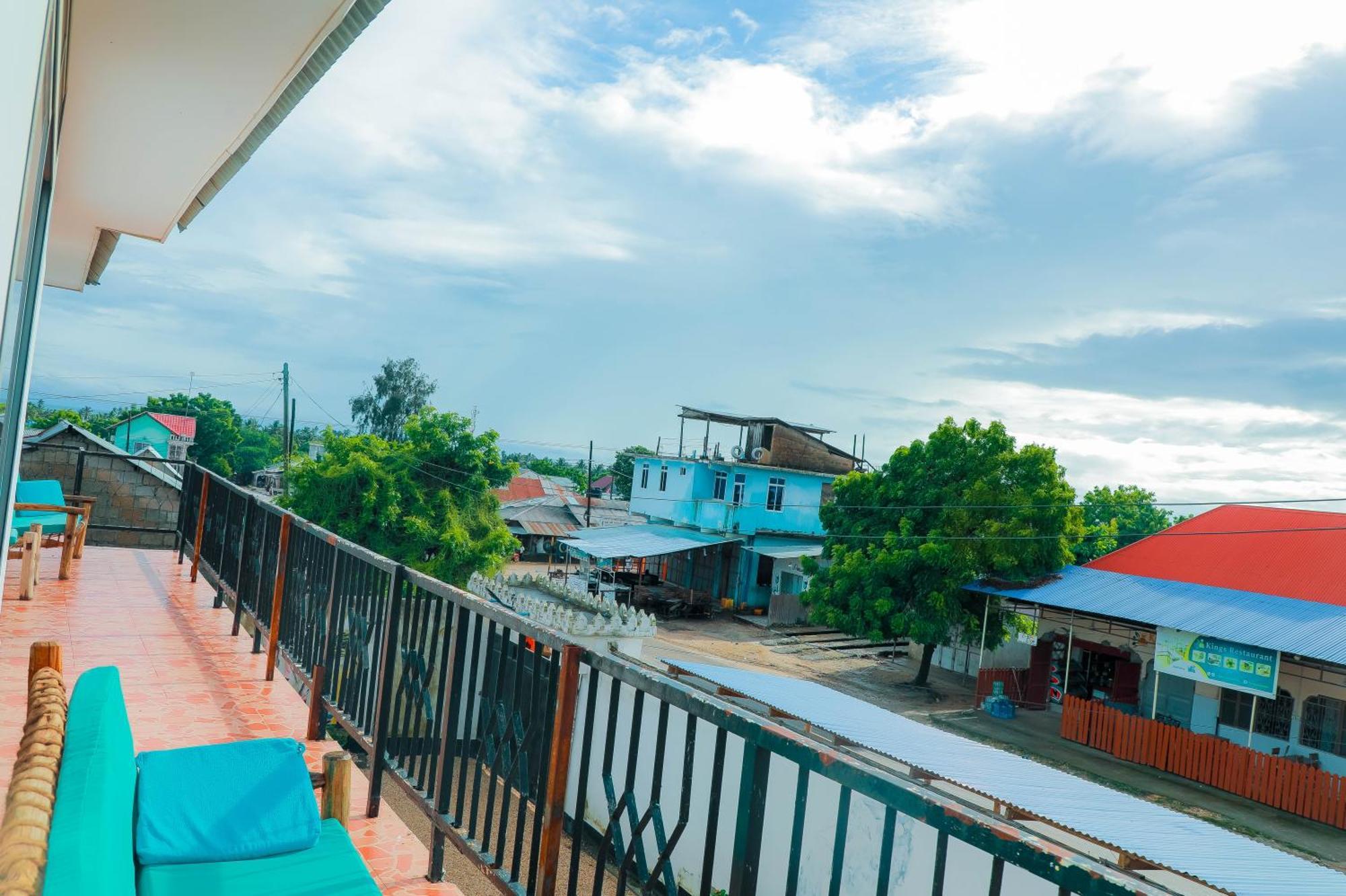 Bed and Breakfast Raha House Нунгві Екстер'єр фото
